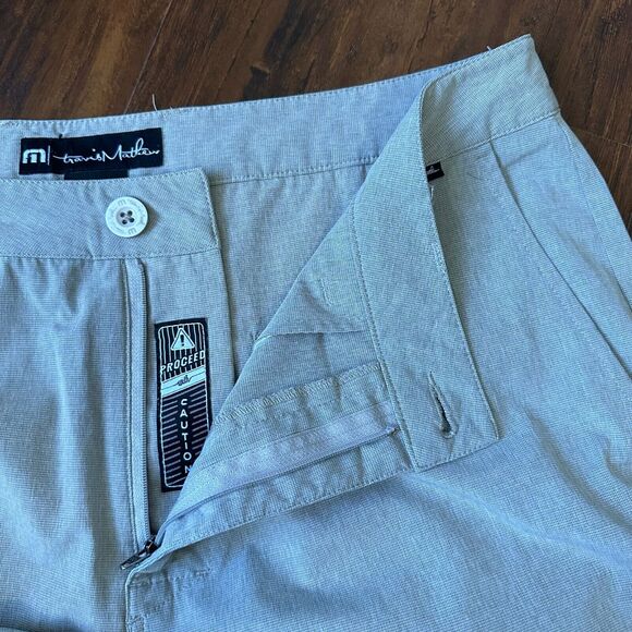 TRAVIS MATHEW 9.5" Beck Golf Performance Shorts Stretch Pockets in Taupe - Picture 4 of 9